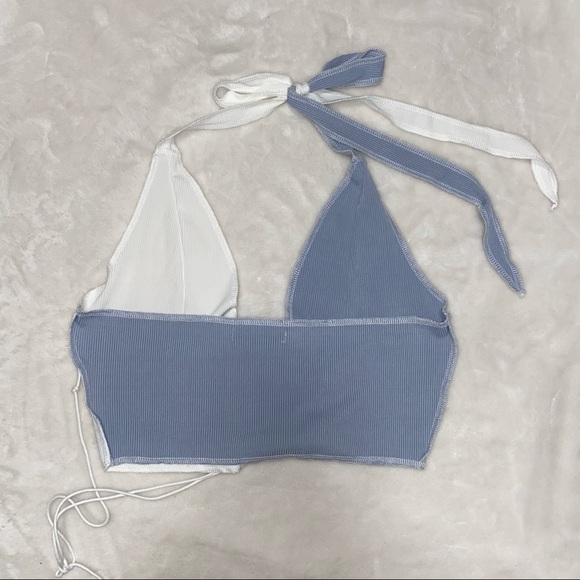 COLOUR BLOCK LACE UP FRONT HALTER TOP - Picture 7 of 13